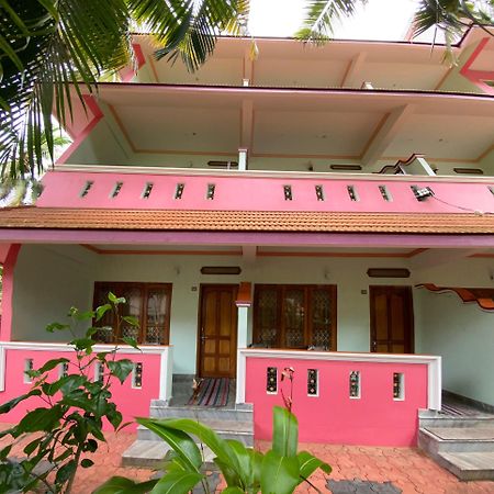 Packbag Comfort Bed & Breakfast Kovalam Dış mekan fotoğraf