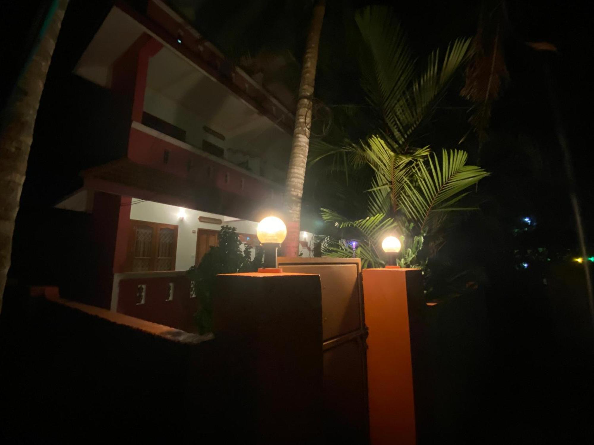 Packbag Comfort Bed & Breakfast Kovalam Dış mekan fotoğraf