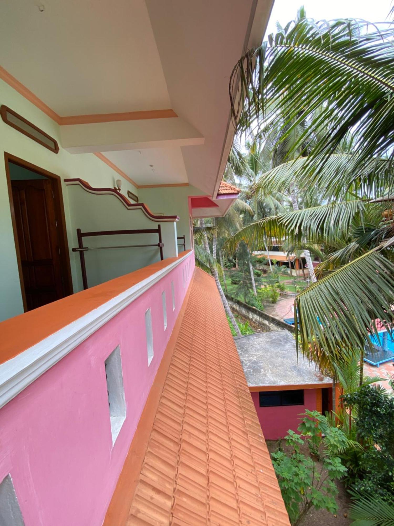 Packbag Comfort Bed & Breakfast Kovalam Dış mekan fotoğraf