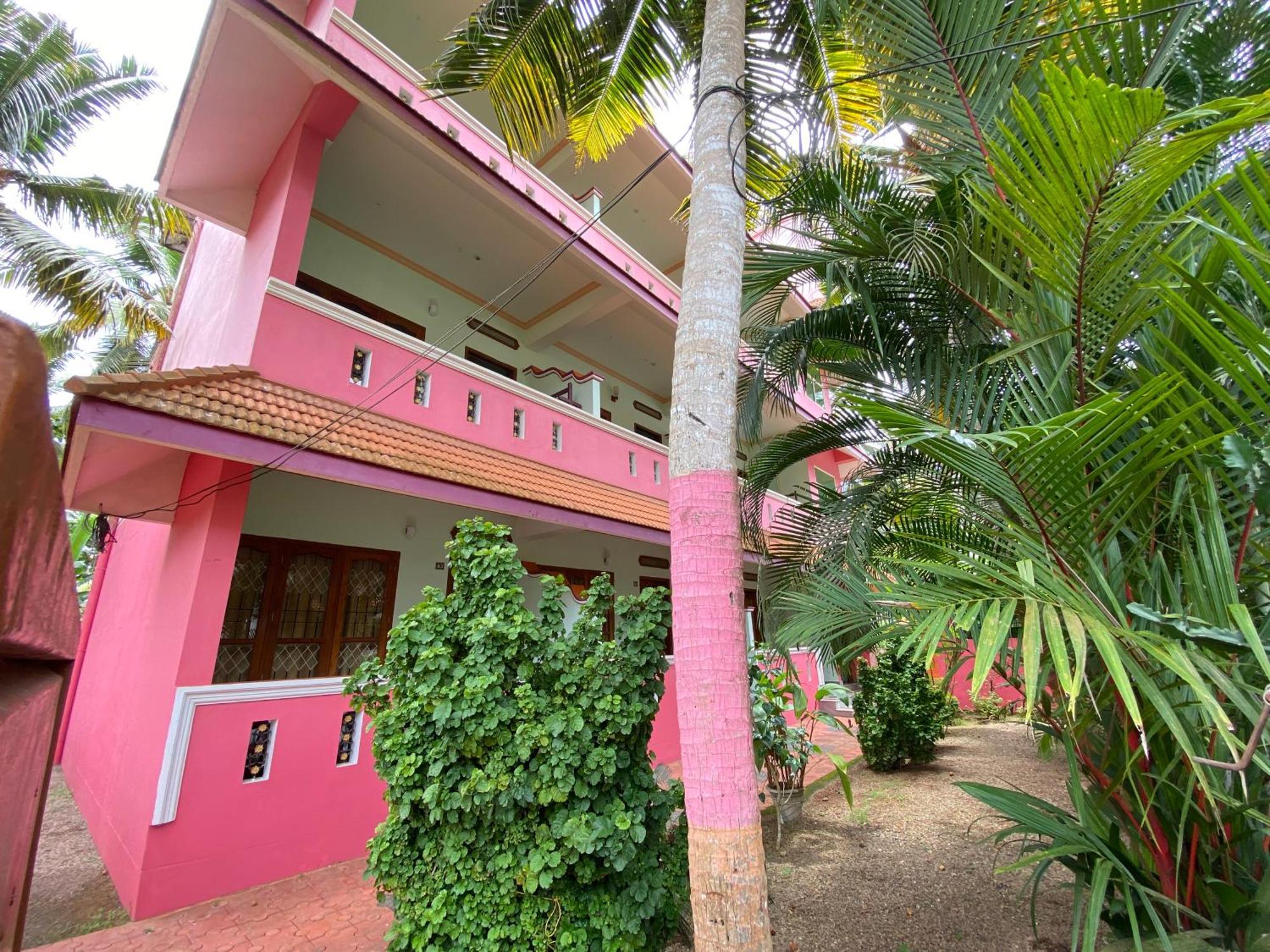 Packbag Comfort Bed & Breakfast Kovalam Dış mekan fotoğraf