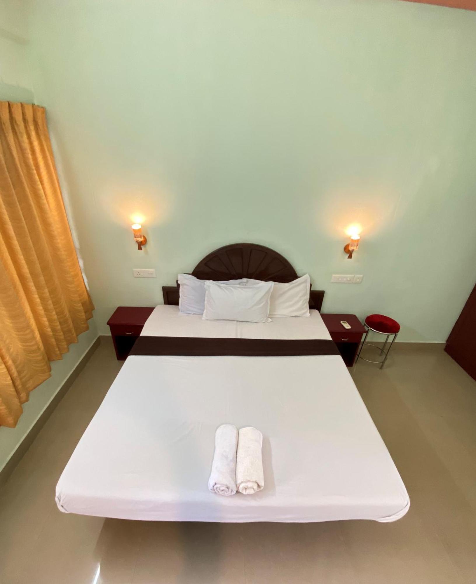 Packbag Comfort Bed & Breakfast Kovalam Dış mekan fotoğraf