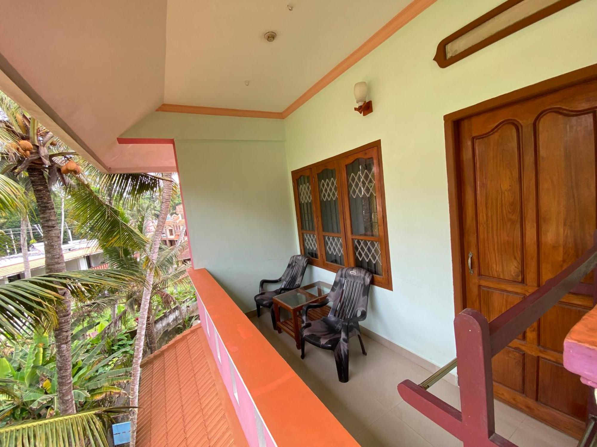 Packbag Comfort Bed & Breakfast Kovalam Dış mekan fotoğraf