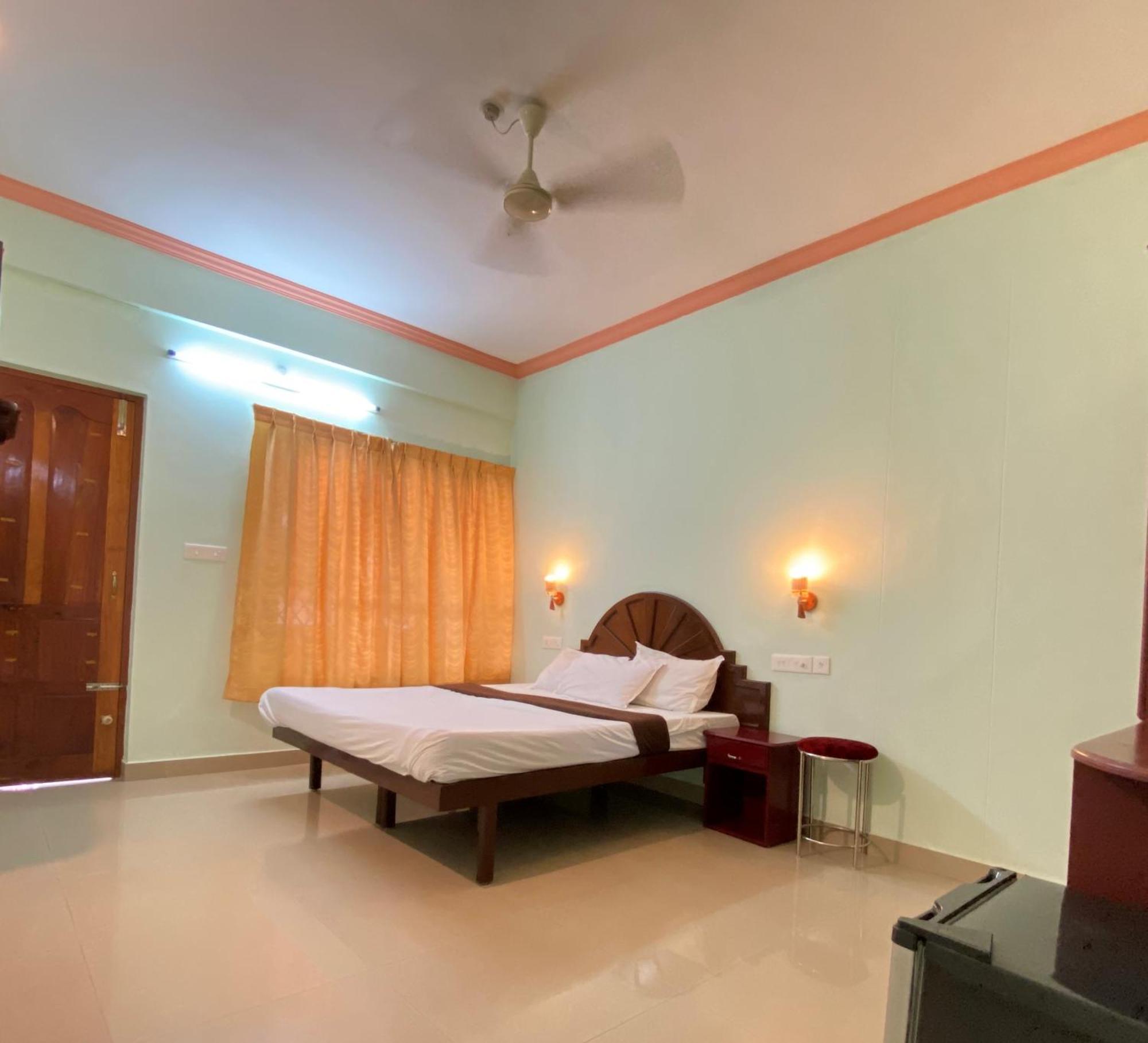 Packbag Comfort Bed & Breakfast Kovalam Dış mekan fotoğraf