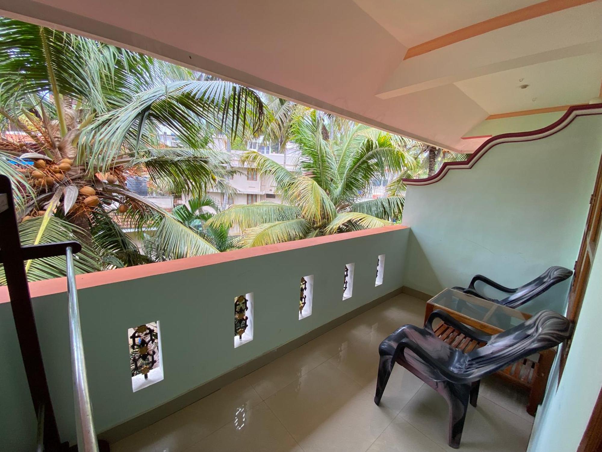 Packbag Comfort Bed & Breakfast Kovalam Dış mekan fotoğraf