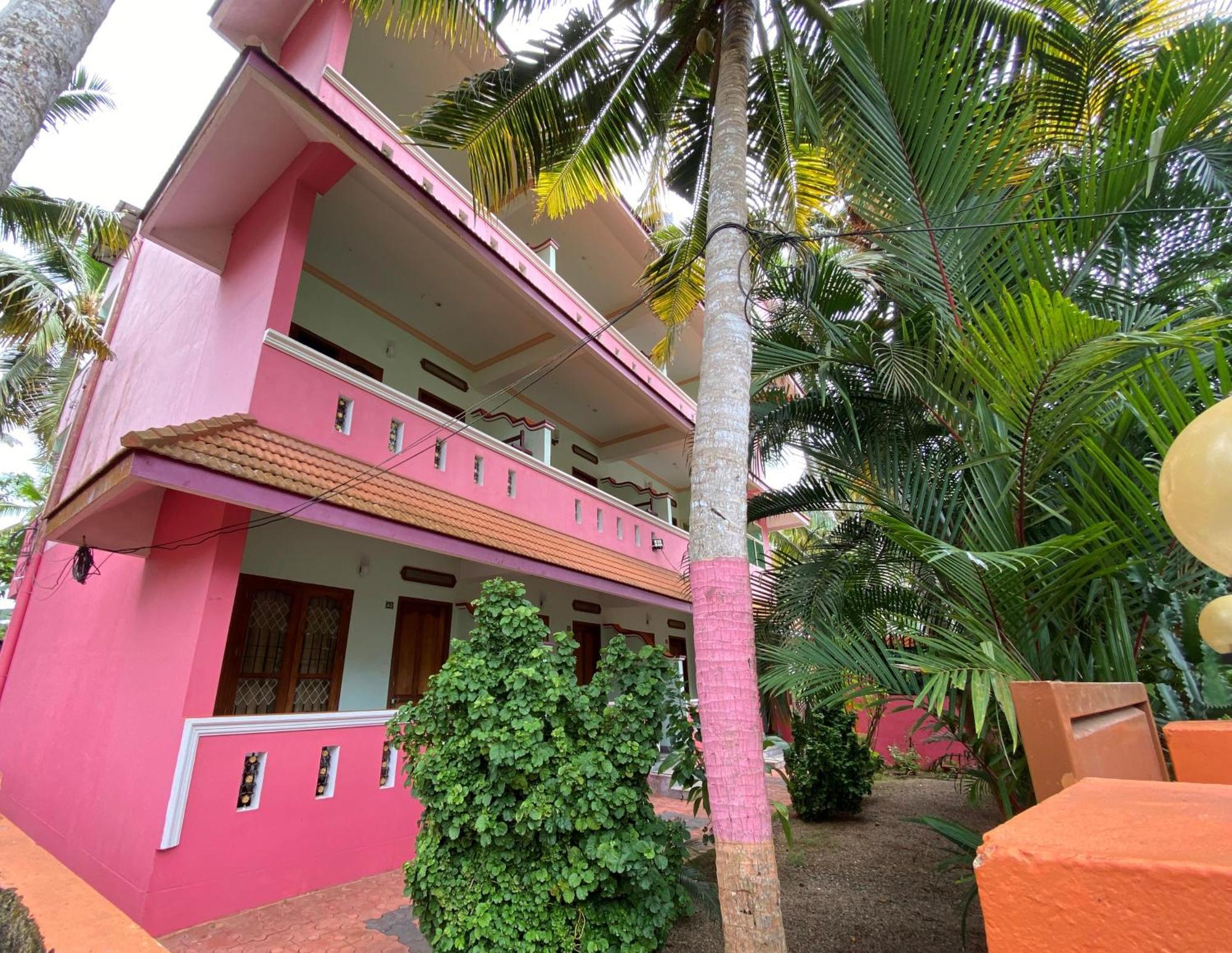 Packbag Comfort Bed & Breakfast Kovalam Dış mekan fotoğraf