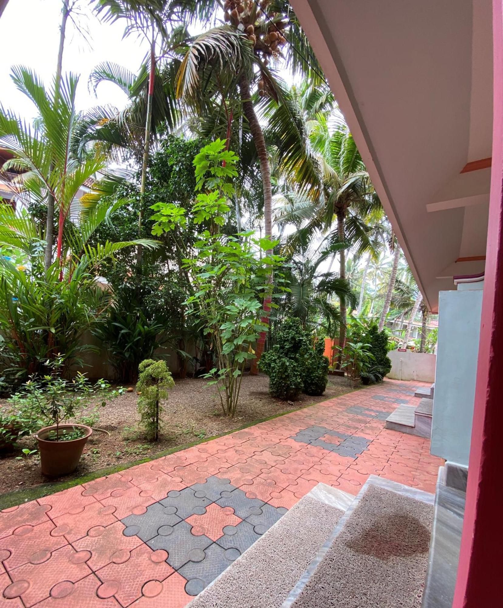 Packbag Comfort Bed & Breakfast Kovalam Dış mekan fotoğraf